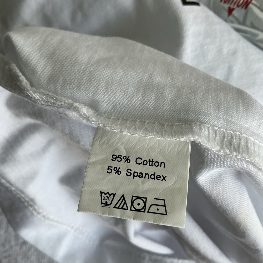 Louis Vuitton White Tee with Bear Graphic - Picture 6 of 10